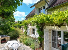 Maison de village avec jardin et piscine