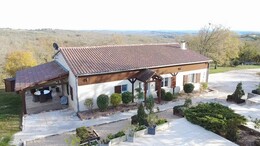 Propriété rénovée sur 10 Ha avec vue imprenable